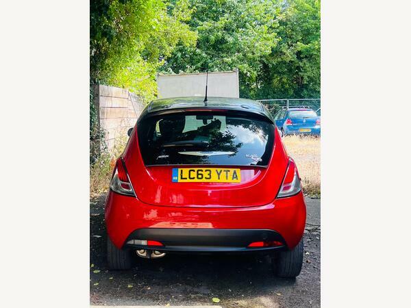 Chrysler Ypsilon 1.2 Se Hatchback Euro 5 Ss 6 Black #20