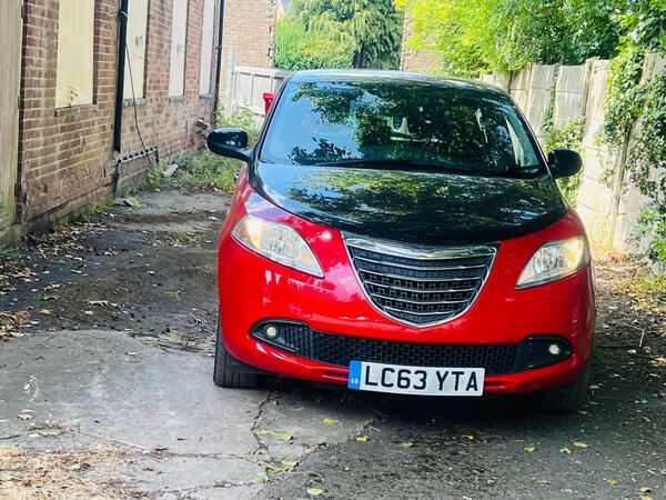 Chrysler Ypsilon 1.2 Se Hatchback Euro 5 Ss 6 Black #8