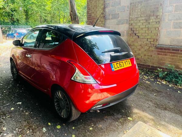 Chrysler Ypsilon 1.2 Se Hatchback Euro 5 Ss 6 Black #16