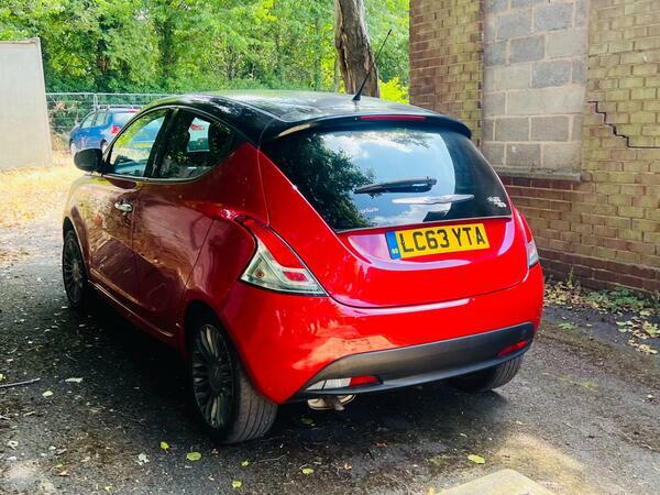 Chrysler Ypsilon 1.2 Se Hatchback Euro 5 Ss 6 Black #17