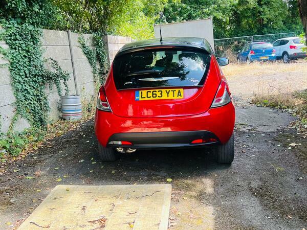 Chrysler Ypsilon 1.2 Se Hatchback Euro 5 Ss 6 Black #15