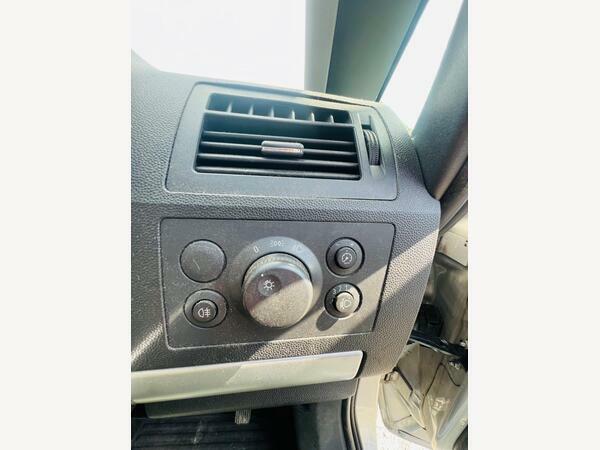 Vauxhall Zafira Mpv Grey #25