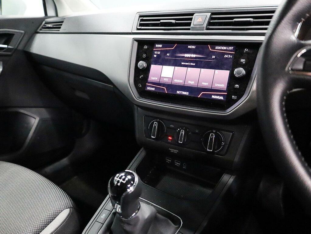 Seat Ibiza Mpi Se Technology Hatchback LW19GYG White #4