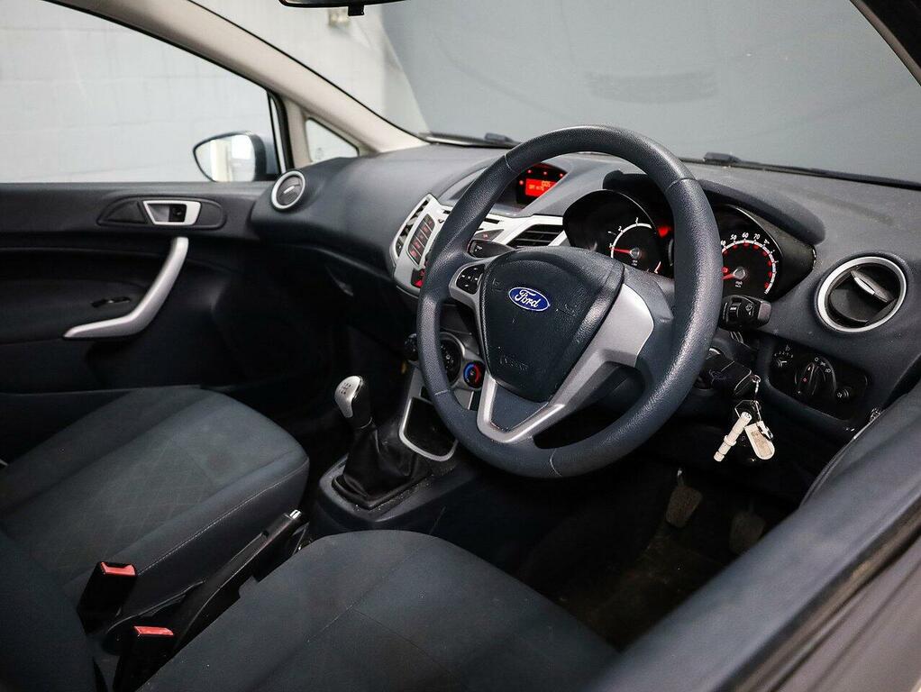 Ford Fiesta Edge Hatchback OU62YKV White #3