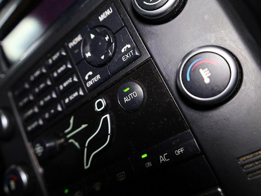 Volvo V70 D5 Se Black #15