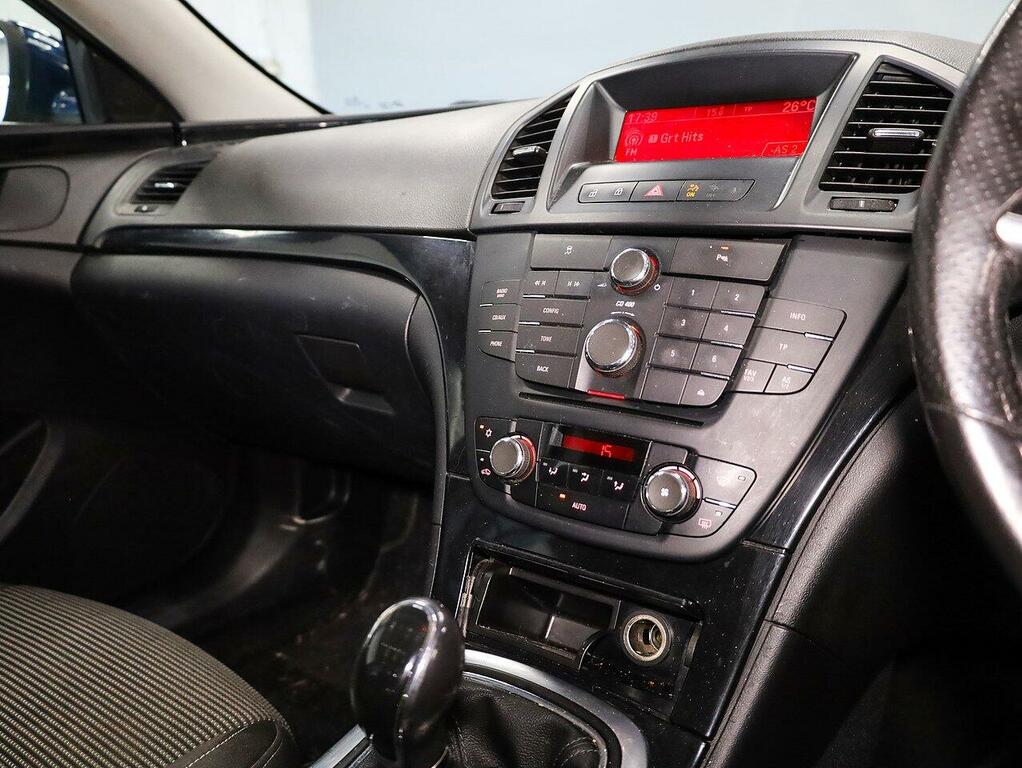 Vauxhall Insignia Hatchback YS61NRF Blue #4