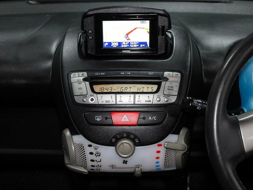 Toyota Aygo Vvt-i Move Hatchback BJ14FHD Blue #4