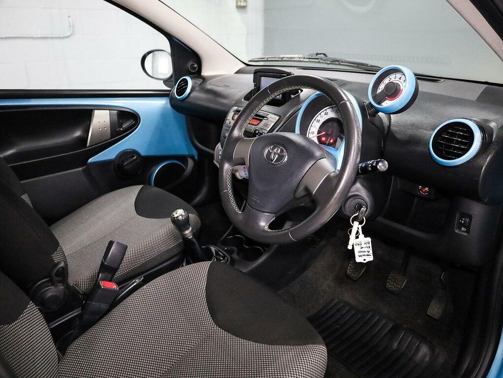 Toyota Aygo Vvt-i Move Hatchback BJ14FHD Blue #3