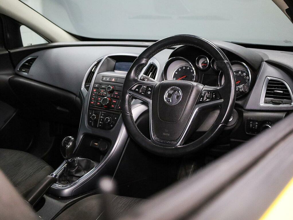 Vauxhall Astra GTC Sport 1.4 Yellow #3