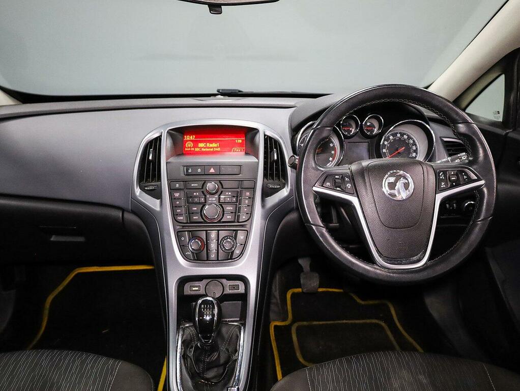 Vauxhall Astra GTC Sport 1.4 Yellow #4