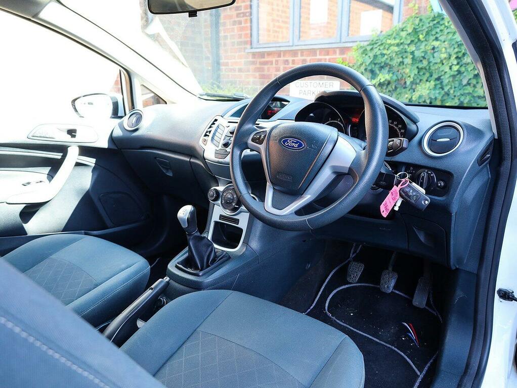 Ford Fiesta 1.3 White #3