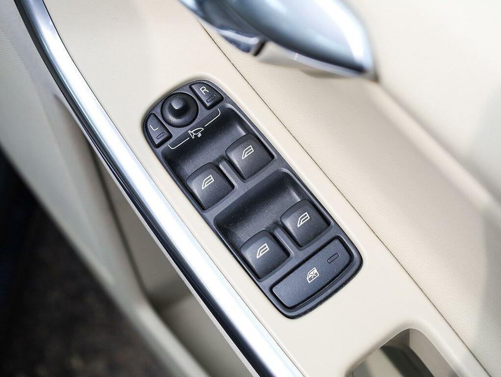 Volvo XC60 D4 R-design Lux Nav Awd Blue #18