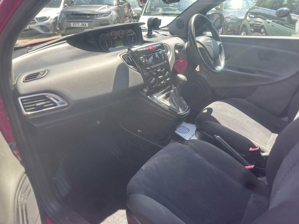 Chrysler Ypsilon  Red #10