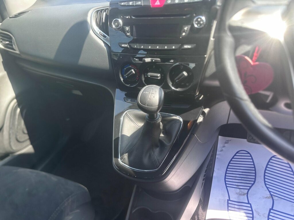 Chrysler Ypsilon  Red #12