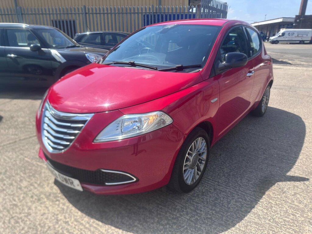 Chrysler Ypsilon  Red #8