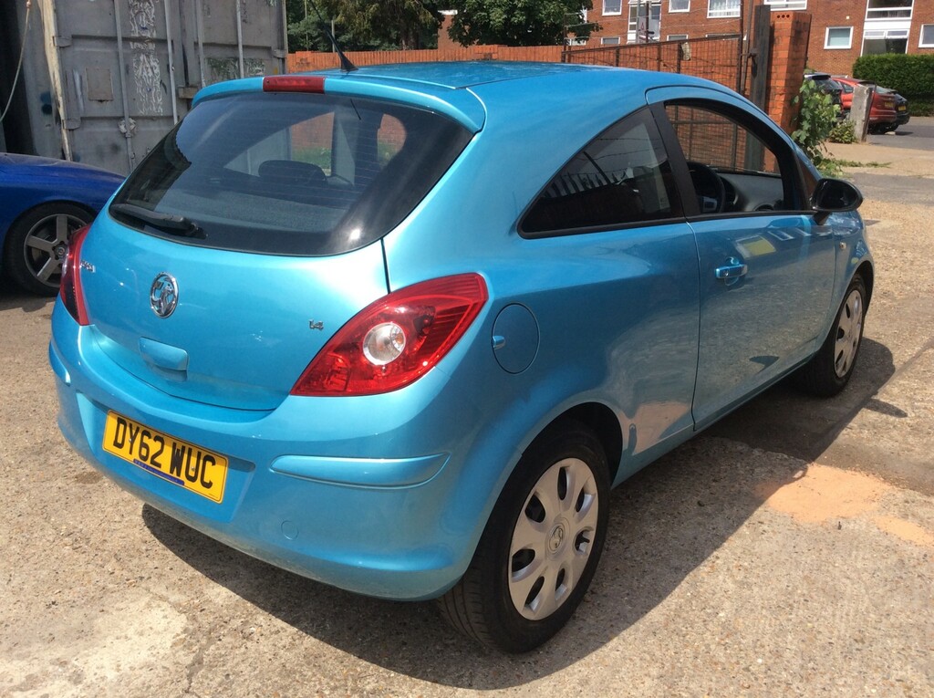 Vauxhall Corsa 1.4 16V Exclusiv Blue #3