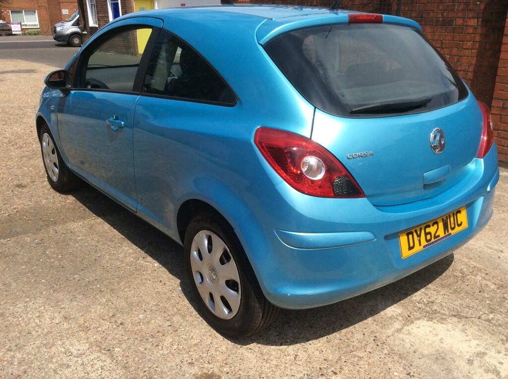 Vauxhall Corsa 1.4 16V Exclusiv Blue #4