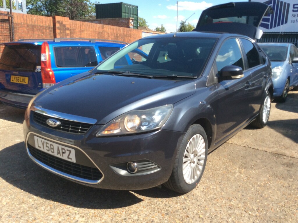 Ford Focus 2009 Ford Focusnbsp1.6 Zetec Low Miles Ulez Blue #1