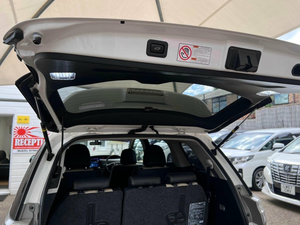Toyota Estima 2.4 Aeras - Twin Sunroof - Leather White #5
