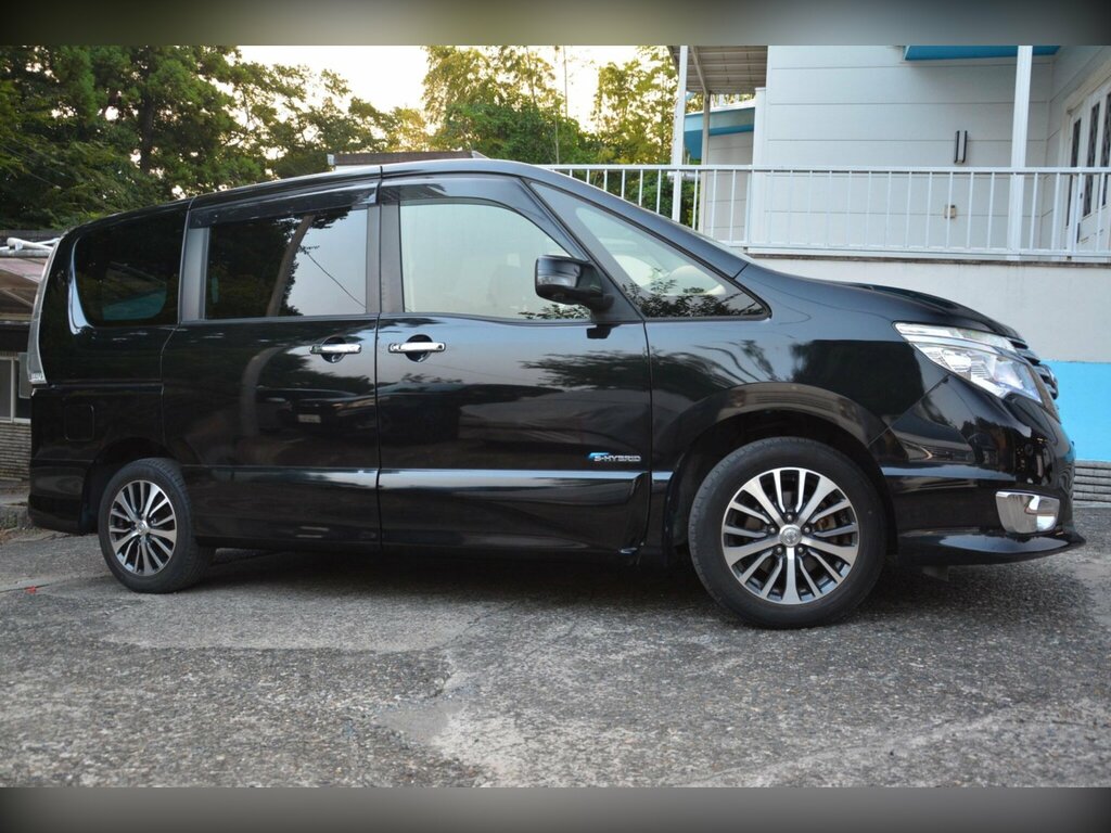 Nissan Serena 2.0 Highway Star V Selection Black #5