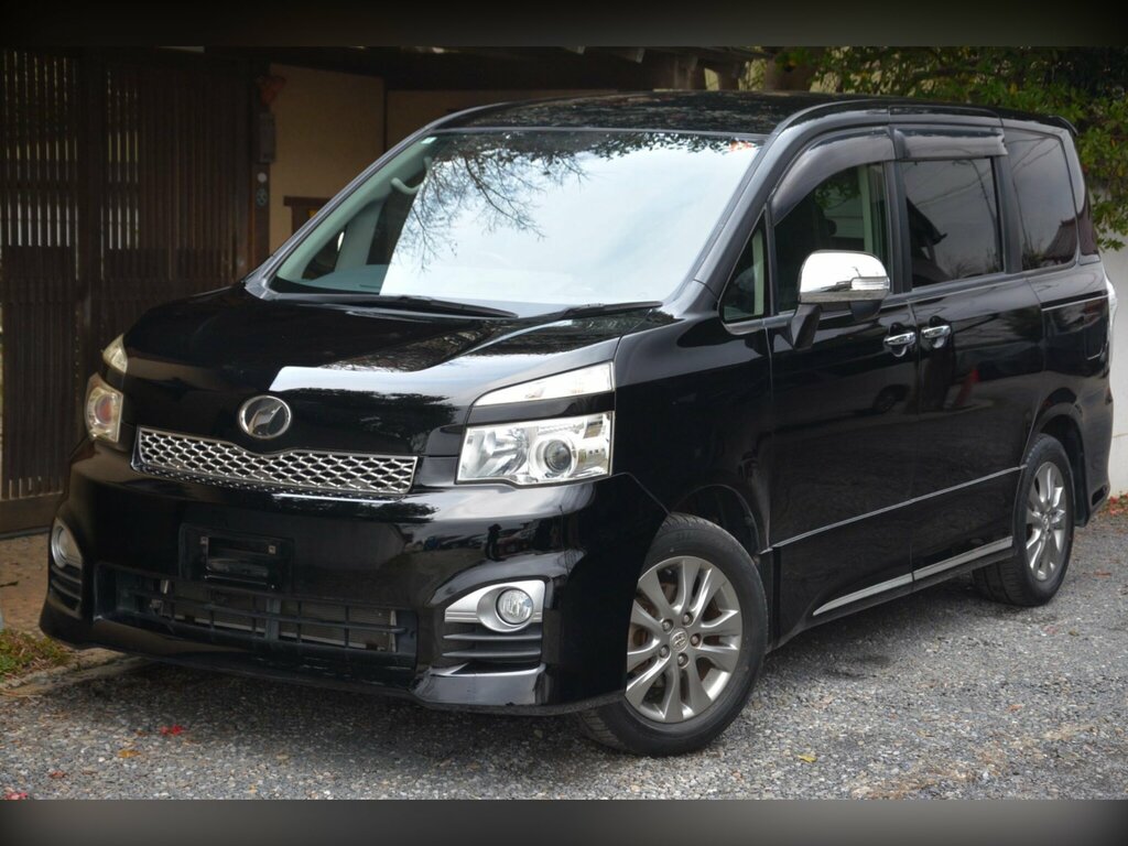 Toyota Voxy 2.0 5dr Black #8
