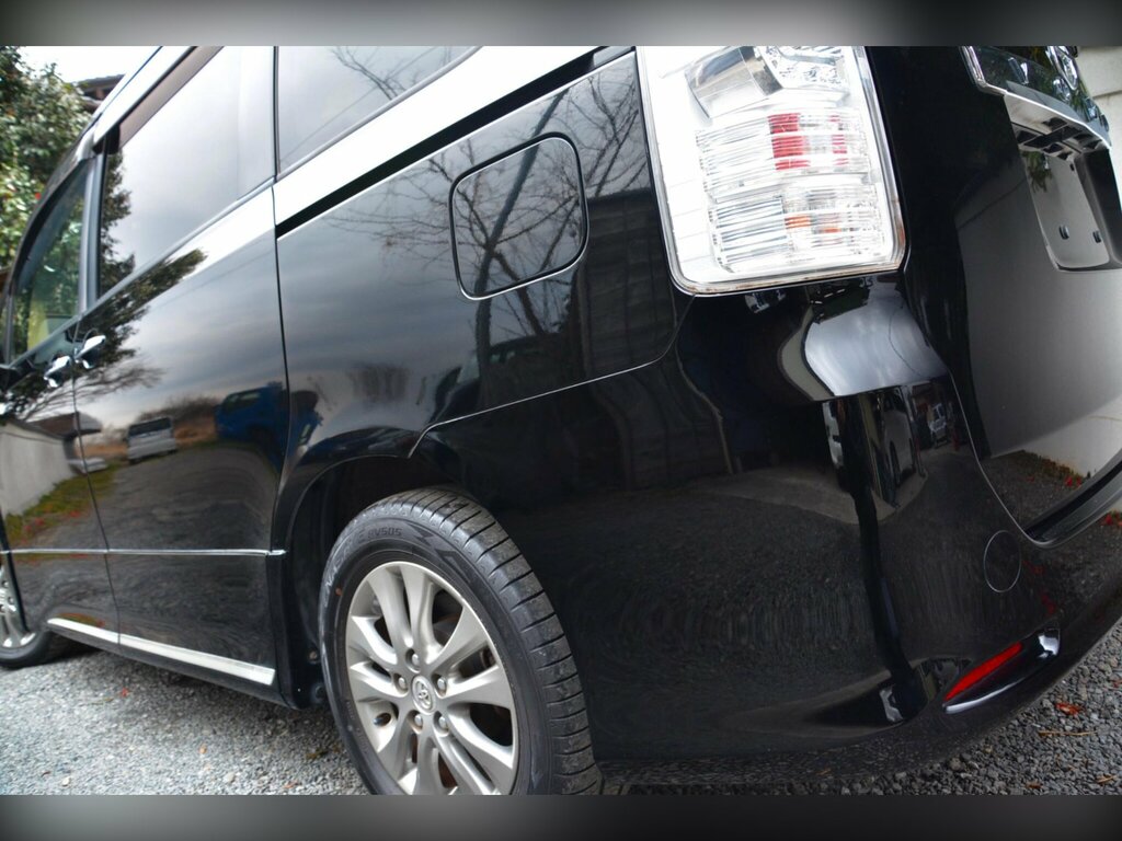 Toyota Voxy 2.0 5dr Black #15