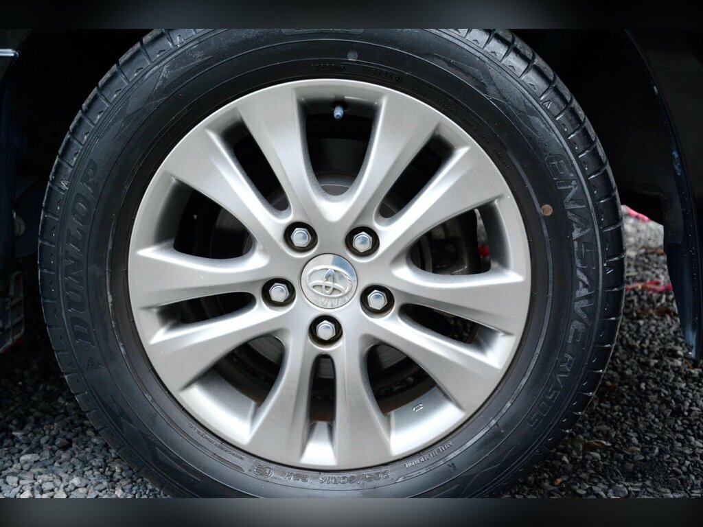 Toyota Voxy 2.0 5dr Black #49