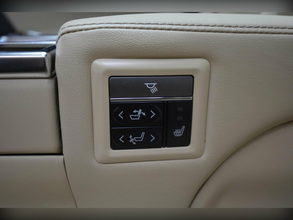 Toyota Alphard   #32
