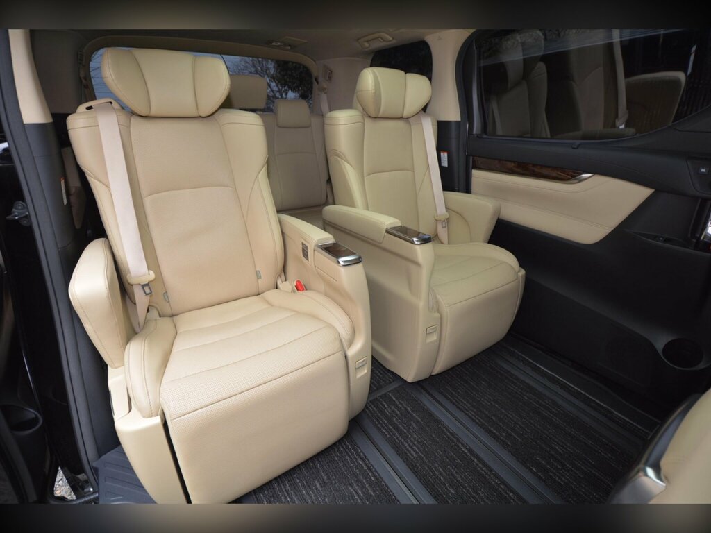 Toyota Alphard   #25