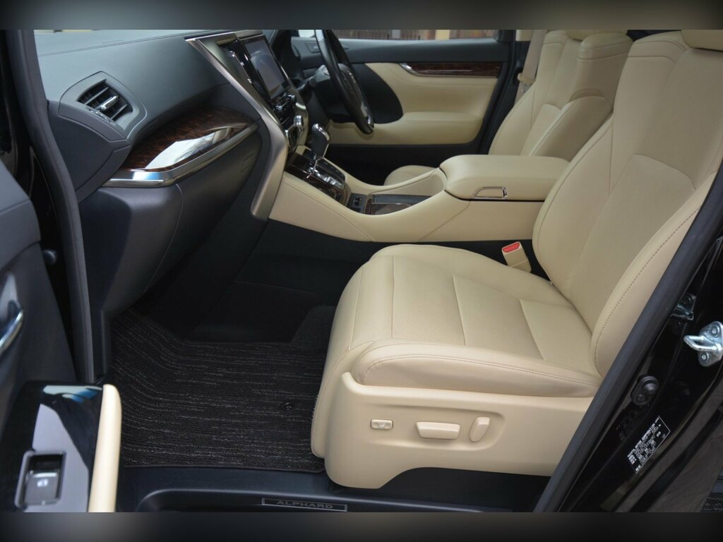 Toyota Alphard   #26