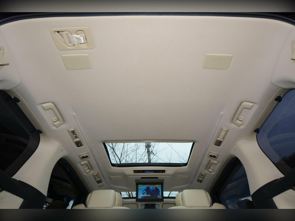 Toyota Alphard   #38
