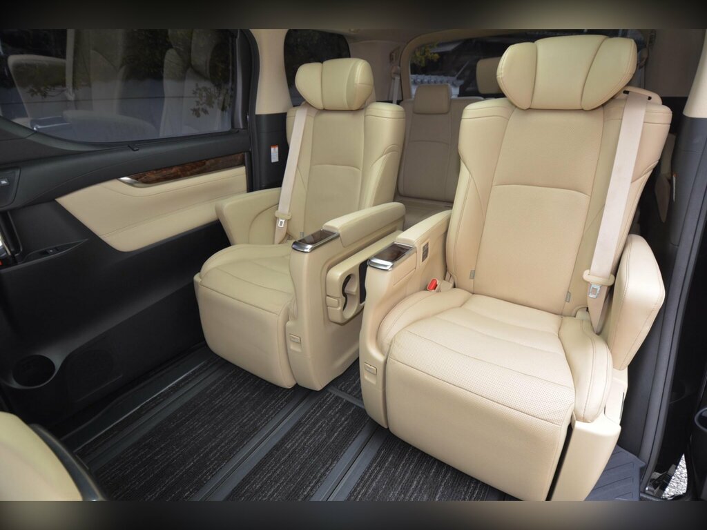 Toyota Alphard   #30