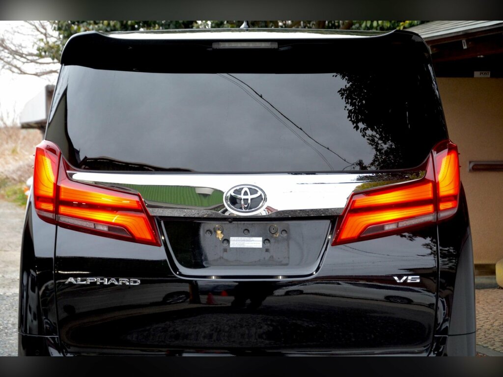 Toyota Alphard   #17