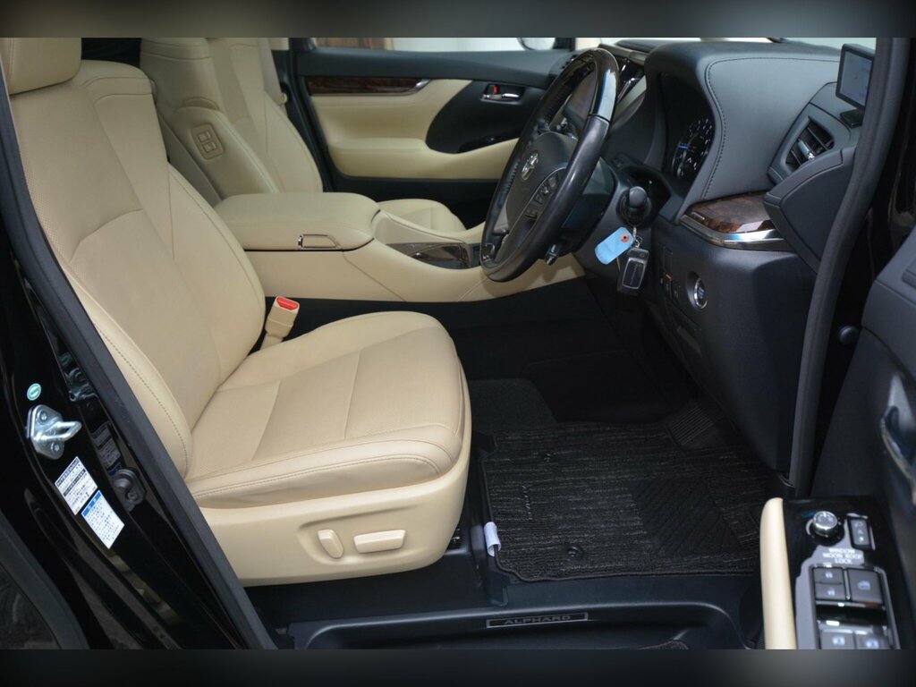 Toyota Alphard   #22