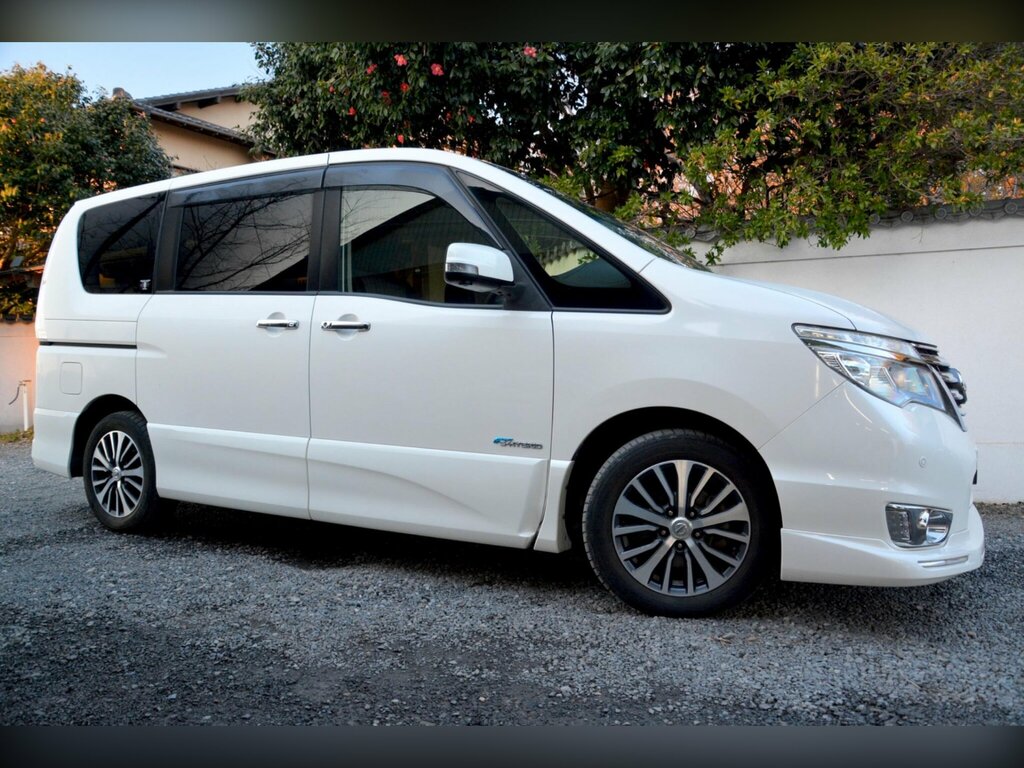 Nissan Serena 2.0 Highway Star G S-hv Advanced White #5