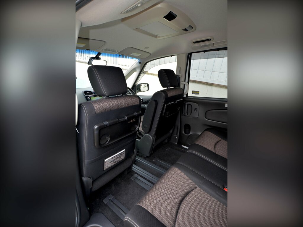 Nissan Serena Hybrid 2.0C , Black , Leather , 8 Seat Black #29