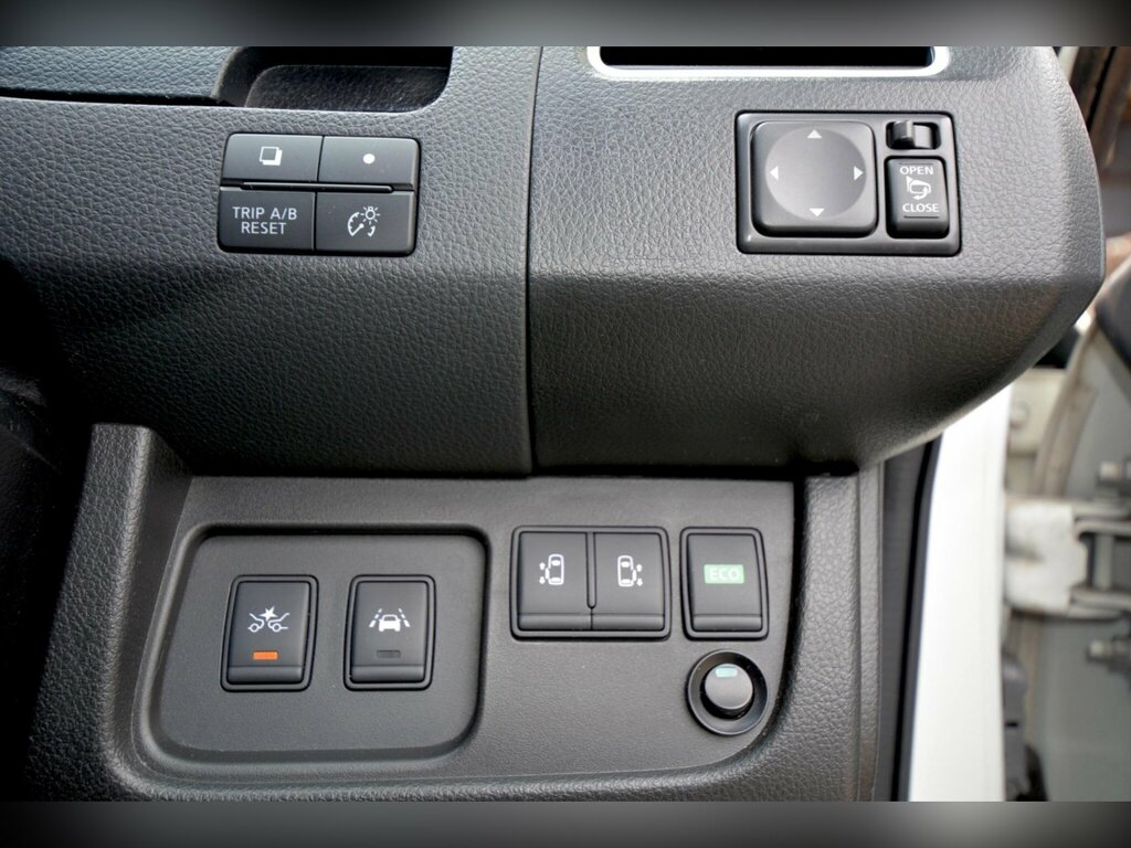 Nissan Serena Hybrid 2.0C , Black , Leather , 8 Seat Black #48