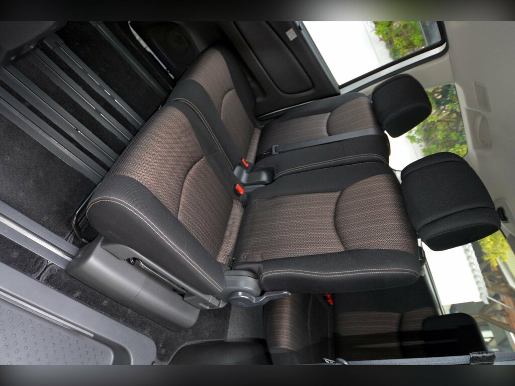 Nissan Serena Hybrid 2.0C , Black , Leather , 8 Seat Black #30