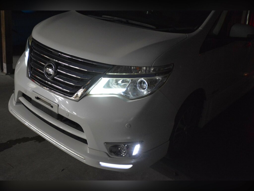 Nissan Serena Hybrid 2.0C , Black , Leather , 8 Seat Black #61