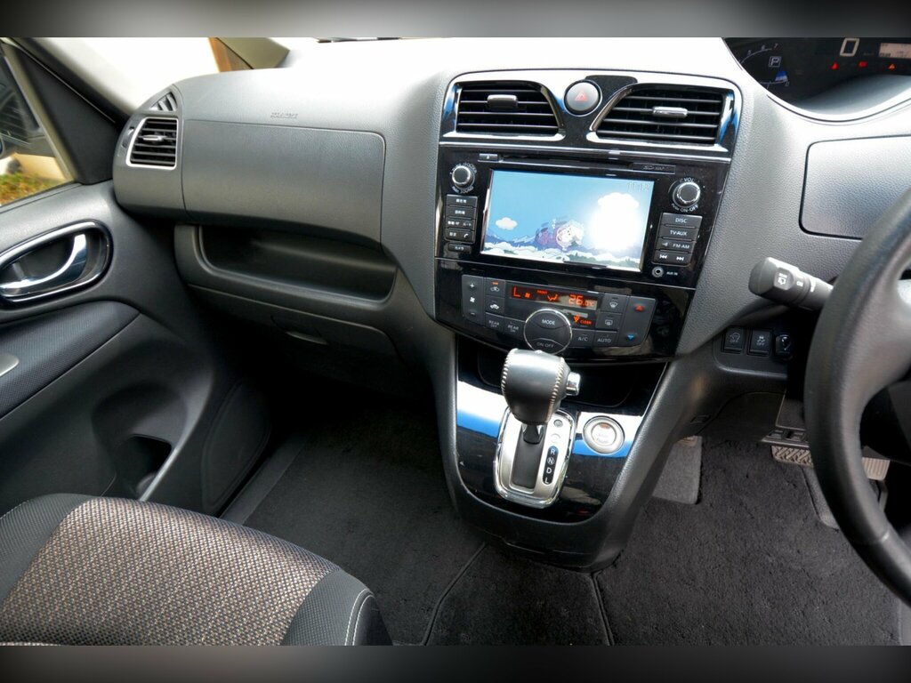 Nissan Serena Hybrid 2.0C , Black , Leather , 8 Seat Black #52