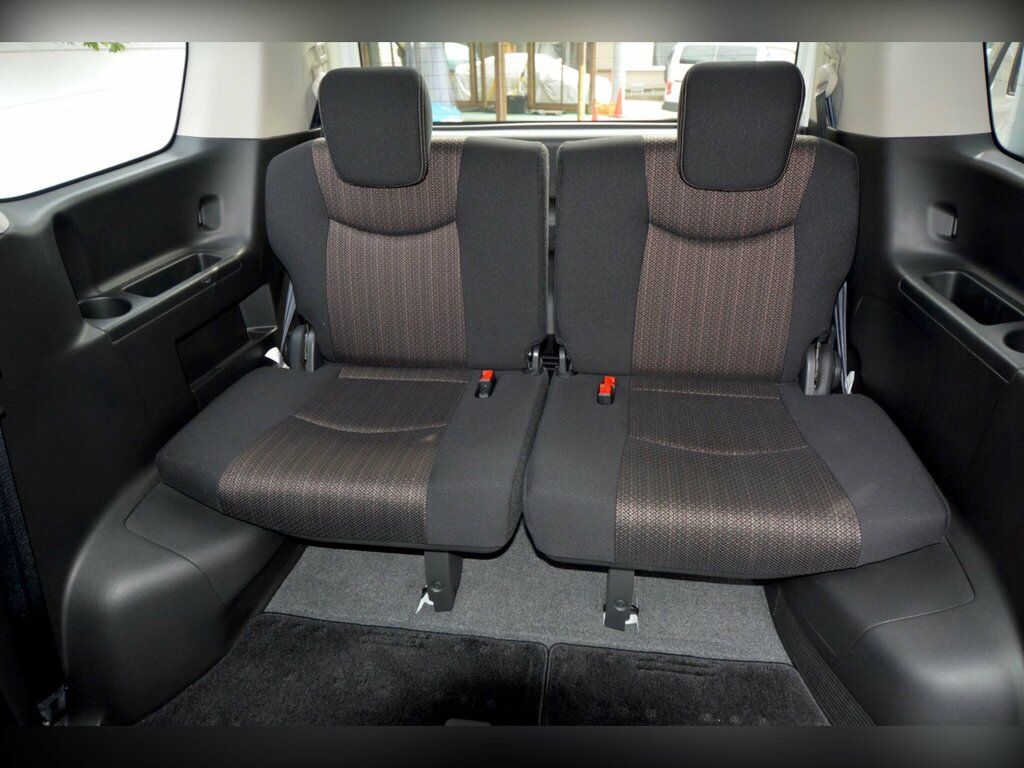 Nissan Serena Hybrid 2.0C , Black , Leather , 8 Seat Black #33