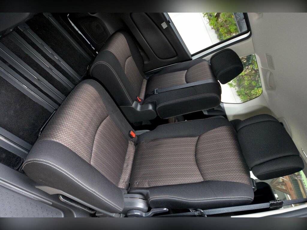 Nissan Serena Hybrid 2.0C , Black , Leather , 8 Seat Black #31