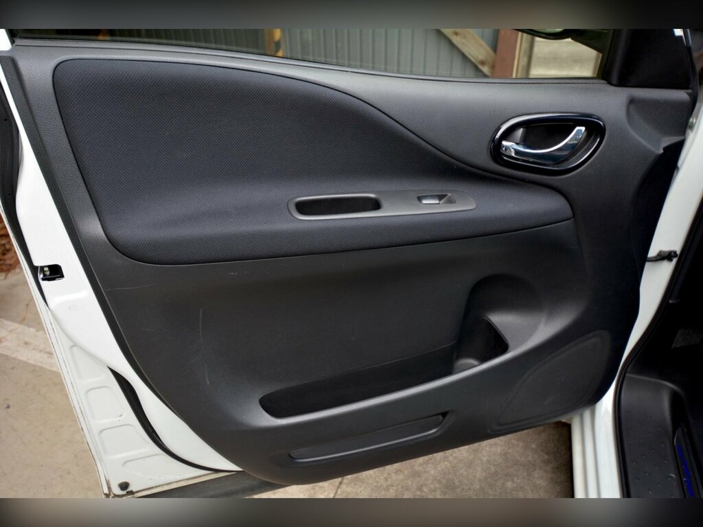 Nissan Serena Hybrid 2.0C , Black , Leather , 8 Seat Black #28