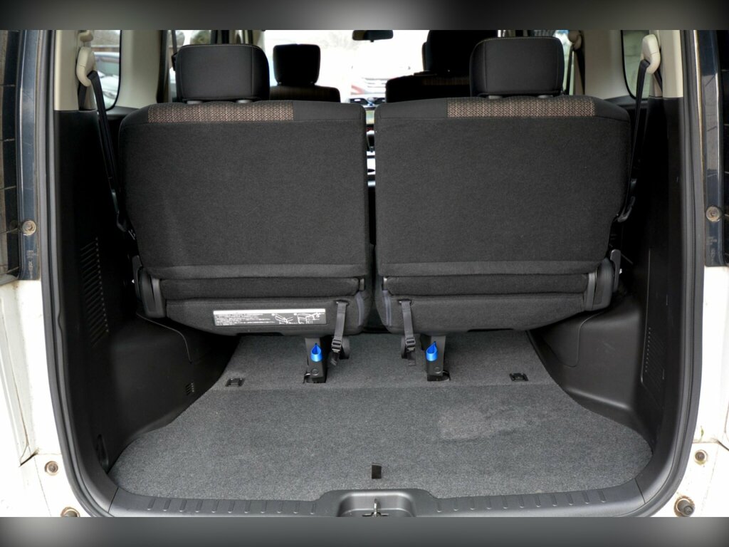 Nissan Serena Hybrid 2.0C , Black , Leather , 8 Seat Black #38