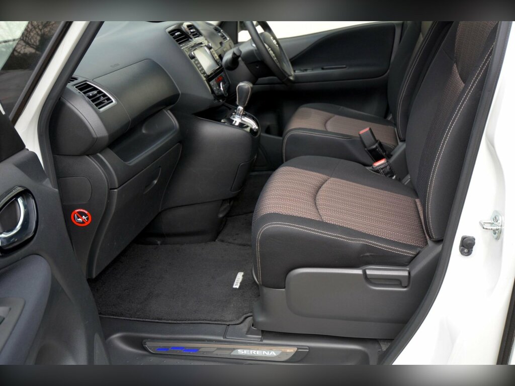 Nissan Serena Hybrid 2.0C , Black , Leather , 8 Seat Black #27