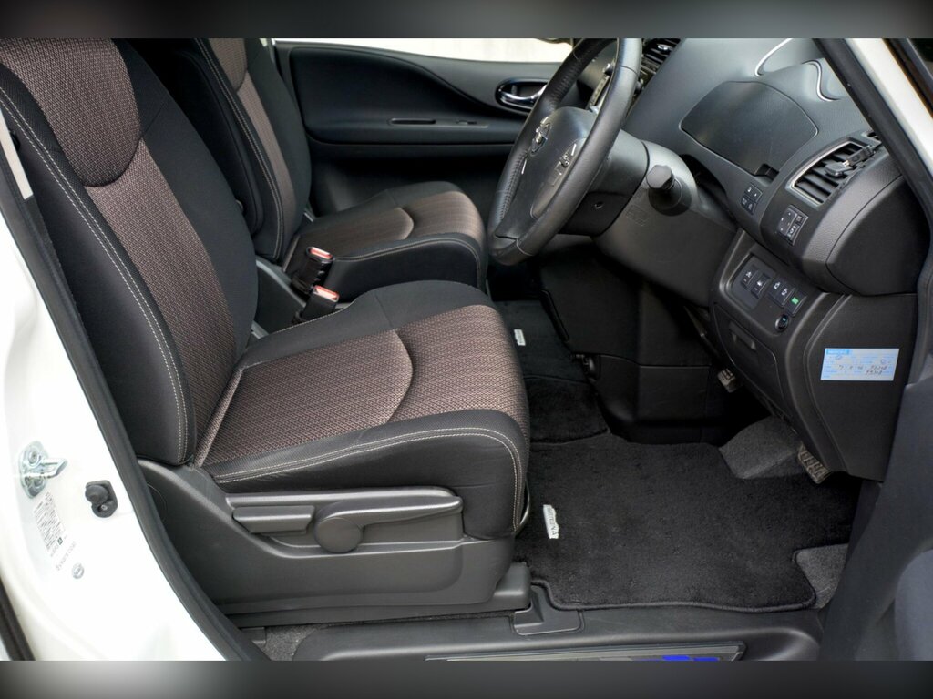 Nissan Serena Hybrid 2.0C , Black , Leather , 8 Seat Black #16