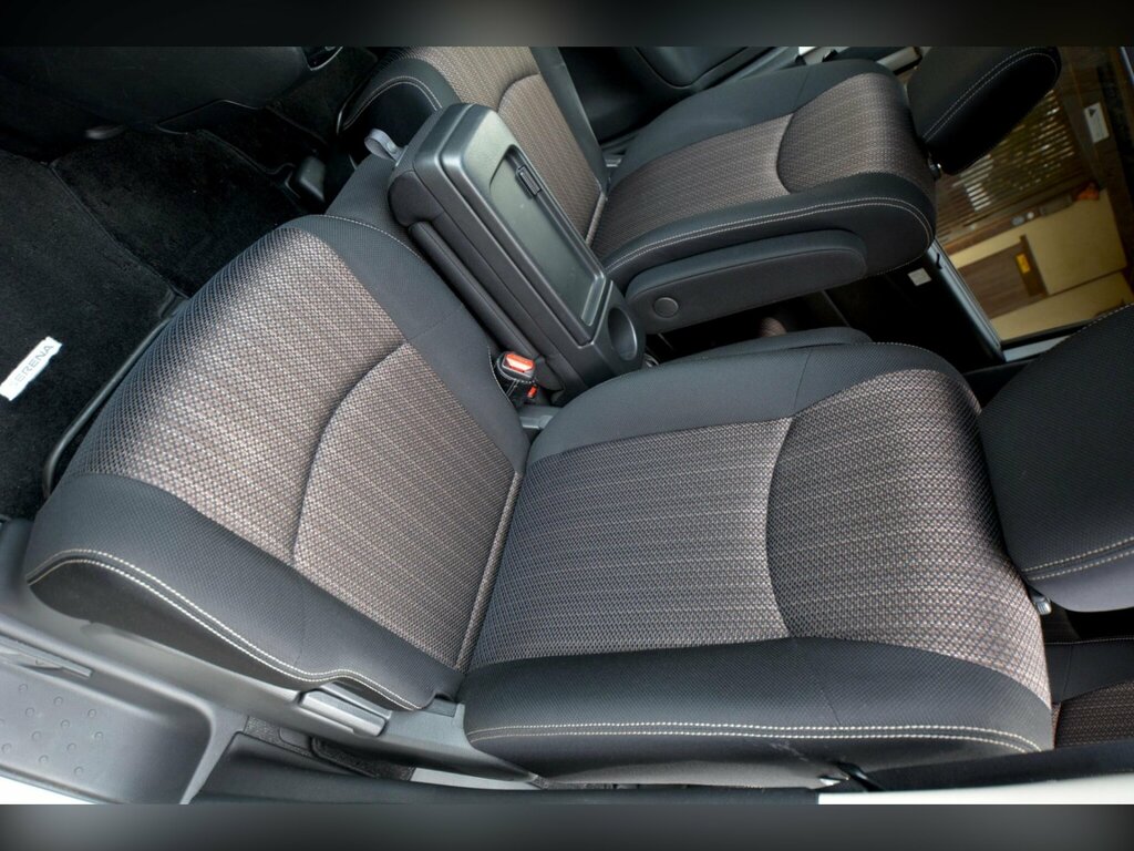 Nissan Serena Hybrid 2.0C , Black , Leather , 8 Seat Black #24