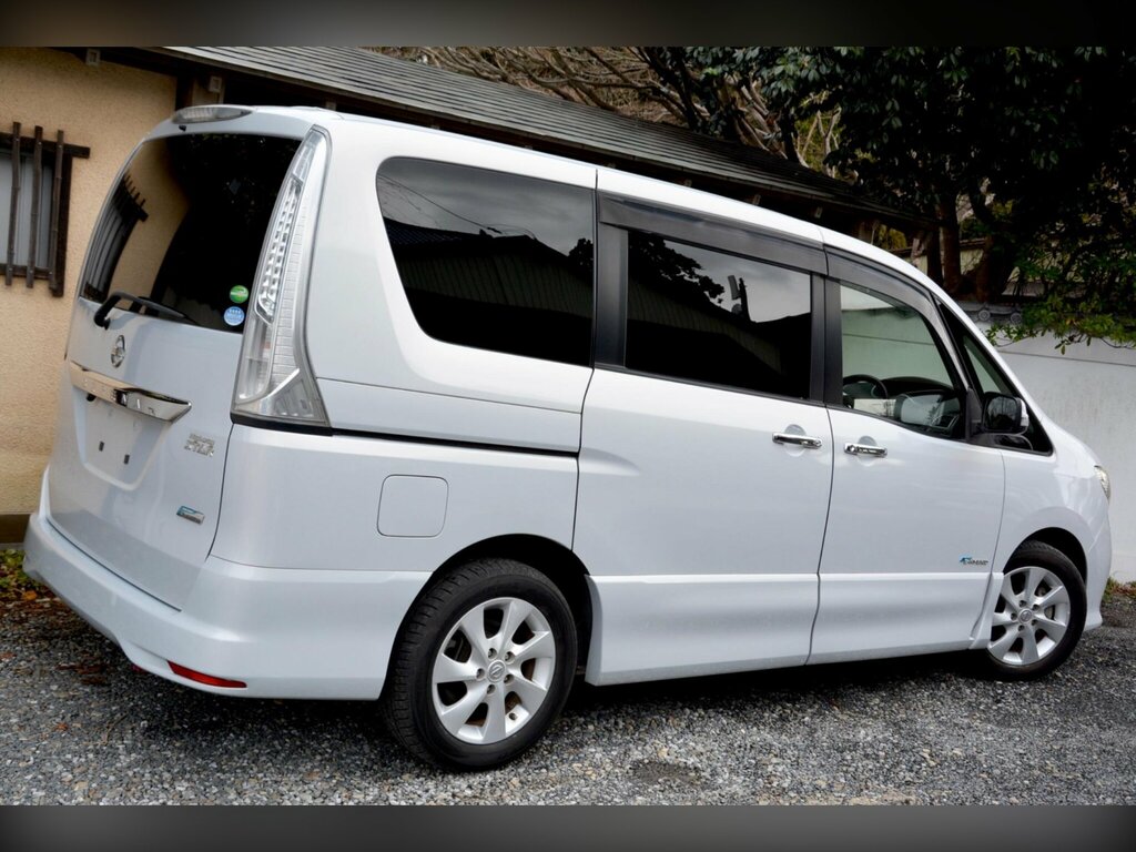 Nissan Serena 2.0 Pure Drive S-hybrid 8 Seats White #7