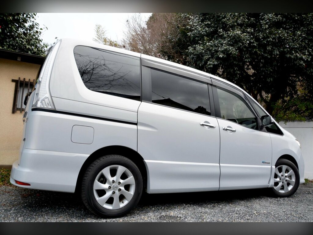 Nissan Serena 2.0 Pure Drive S-hybrid 8 Seats White #8