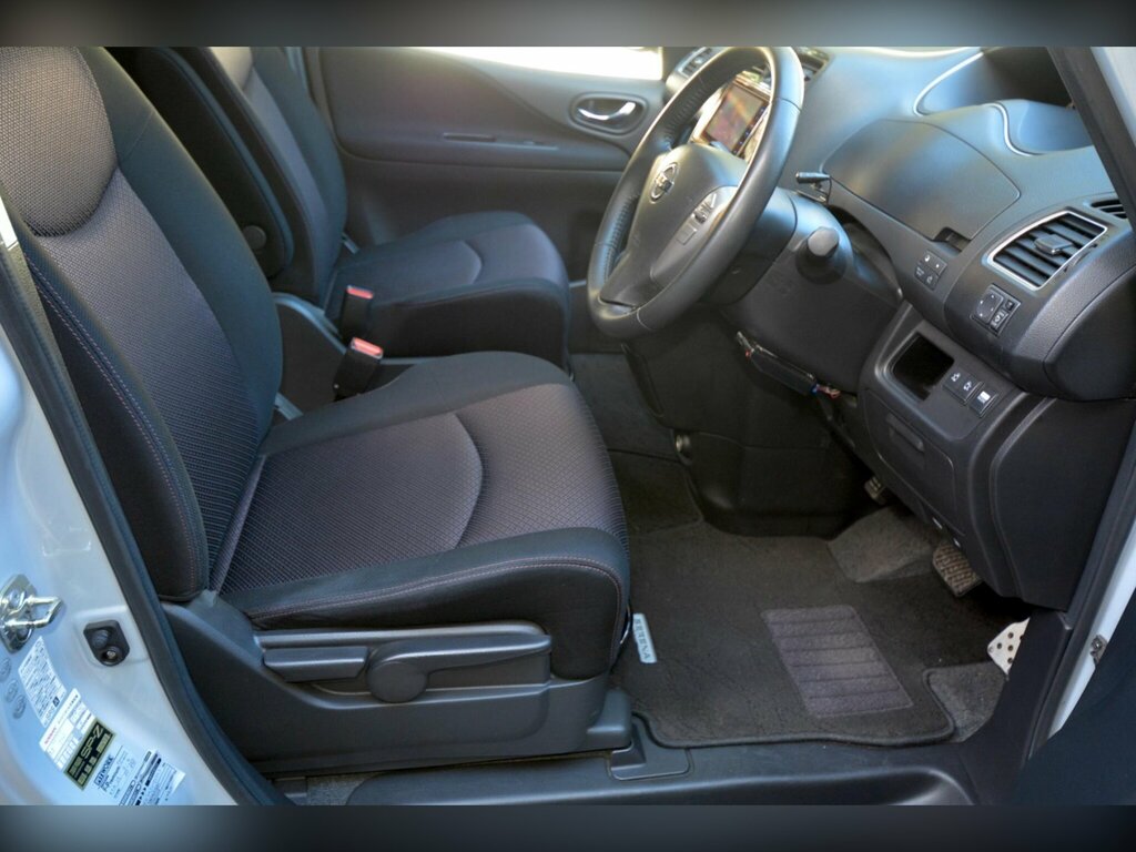 Nissan Serena 2.0 Pure Drive S-hybrid 8 Seats White #22